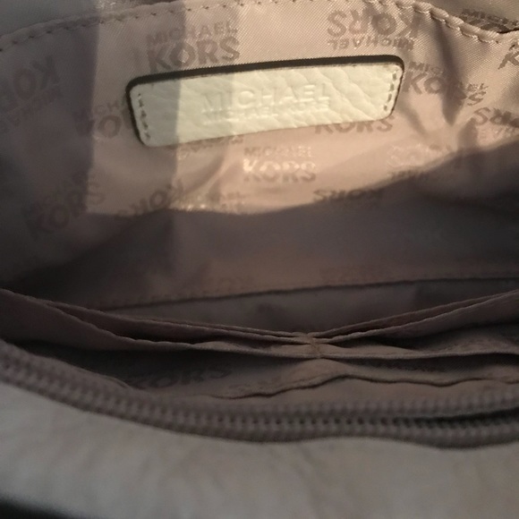 Michael Kors - Picture 2 of 7